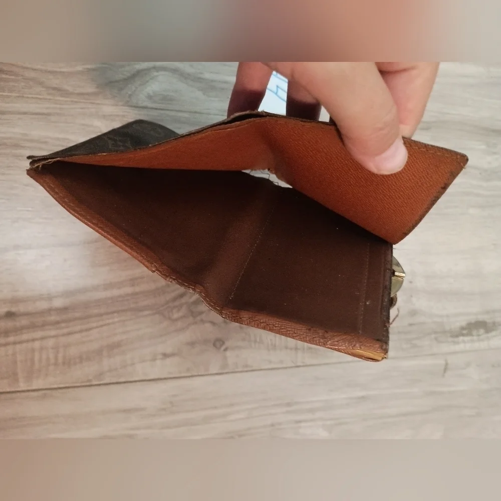 Louis Vuitton Monogram French Kisslock Wallet